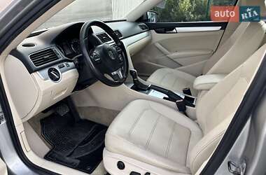 Седан Volkswagen Passat 2012 в Львові