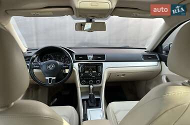 Седан Volkswagen Passat 2012 в Львові