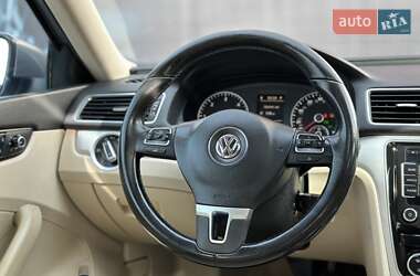 Седан Volkswagen Passat 2012 в Львові