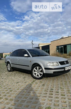 Седан Volkswagen Passat 1998 в Хмельницком