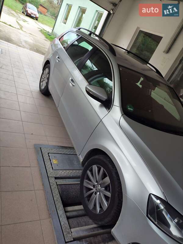 Універсал Volkswagen Passat 2013 в Виноградові