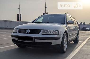 Універсал Volkswagen Passat 2000 в Києві