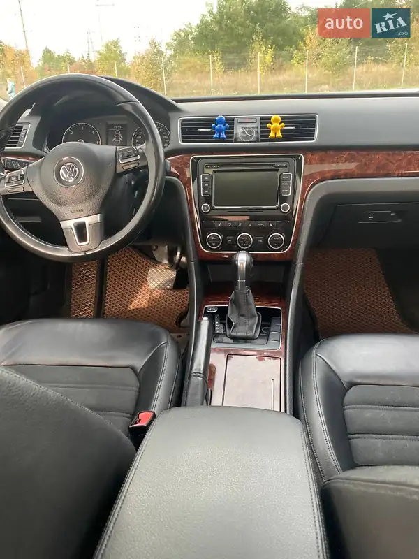 Volkswagen Passat 2011