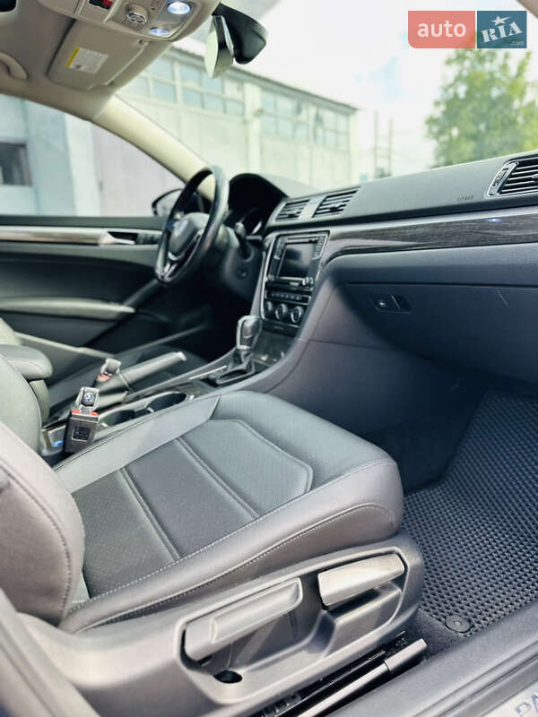 Седан Volkswagen Passat 2018 в Ізмаїлі