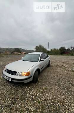 Седан Volkswagen Passat 1996 в Рахові