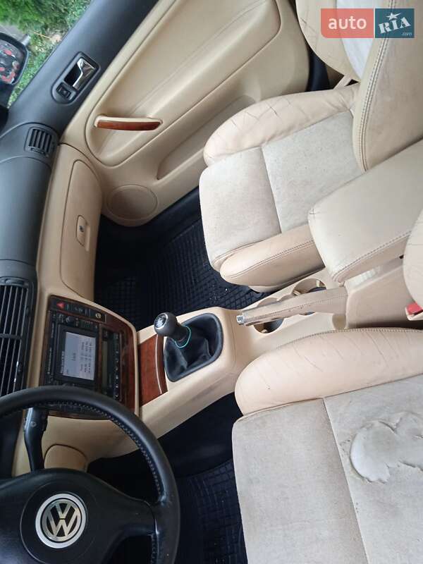 Універсал Volkswagen Passat 2000 в Виноградові