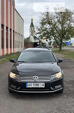 Универсал Volkswagen Passat 2011 в Хусте