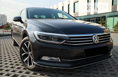 Седан Volkswagen Passat 2018 в Хмельницькому