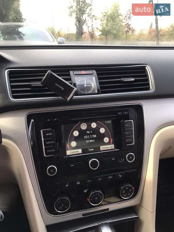 Седан Volkswagen Passat 2013 в Києві