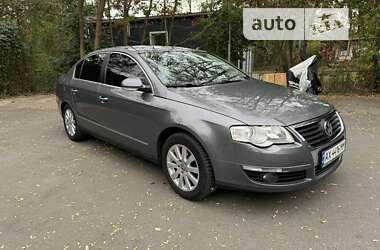 Седан Volkswagen Passat 2006 в Киеве