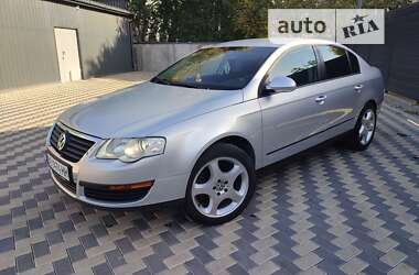 Седан Volkswagen Passat 2005 в Миколаєві