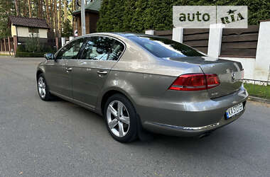 Седан Volkswagen Passat 2012 в Ирпене