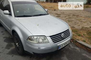 Седан Volkswagen Passat 2001 в Киеве