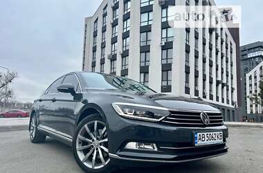 Седан Volkswagen Passat 2018 в Києві