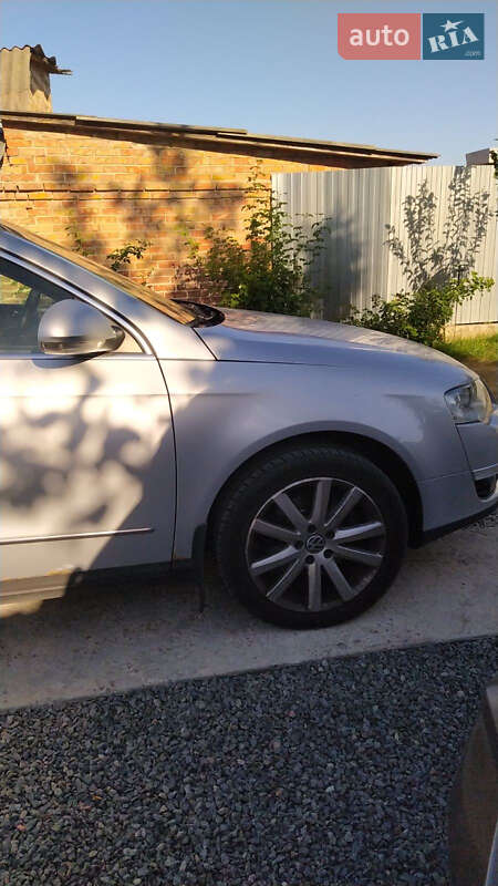 Седан Volkswagen Passat 2006 в Києві
