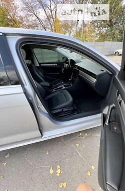 Седан Volkswagen Passat 2020 в 