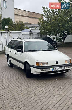 Универсал Volkswagen Passat 1989 в Ровно