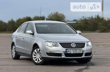 Седан Volkswagen Passat 2006 в Ужгороді