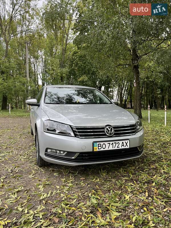 Седан Volkswagen Passat 2012 в Заліщиках