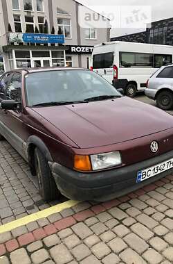 Седан Volkswagen Passat 1991 в Самборе