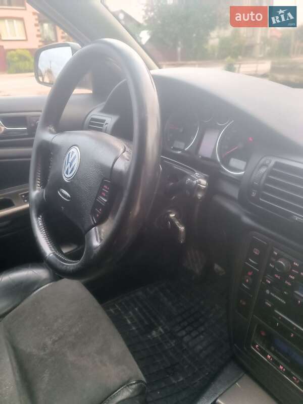 Універсал Volkswagen Passat 2002 в Коломиї