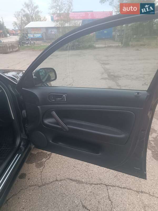 Універсал Volkswagen Passat 2002 в Коломиї
