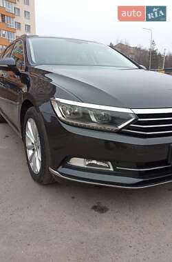 Універсал Volkswagen Passat 2017 в Вінниці