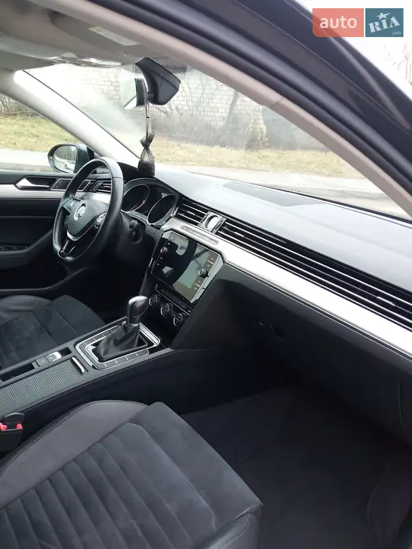 Volkswagen Passat 2017 VIN WVWZZZ3CZJE115885 фото оголошення 20 з 77
