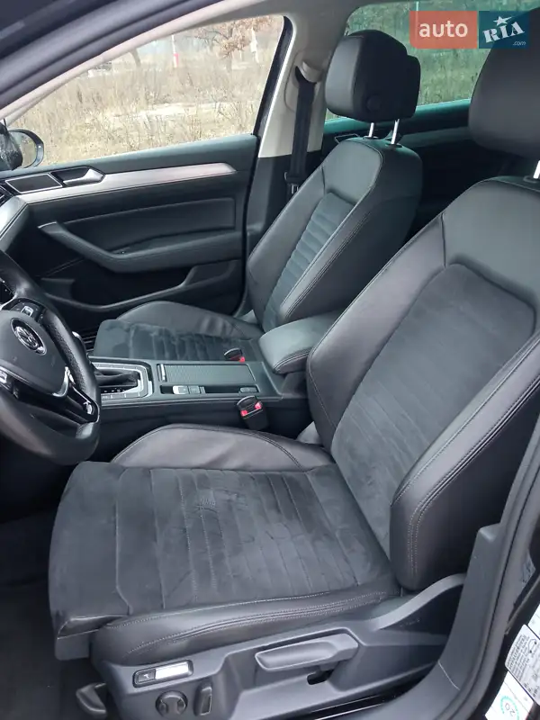 Volkswagen Passat 2017 VIN WVWZZZ3CZJE115885 фото оголошення 34 з 77