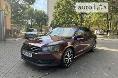 Седан Volkswagen Passat 2012 в Харкові