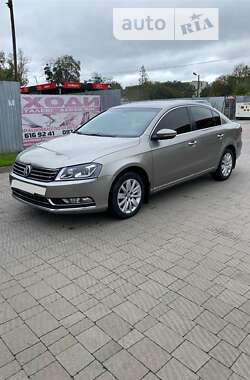 Седан Volkswagen Passat 2012 в Стрию