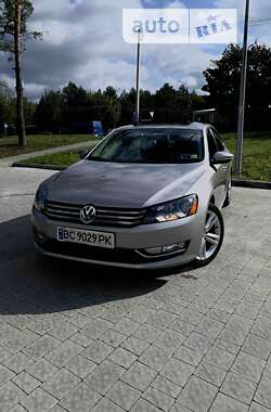 Седан Volkswagen Passat 2012 в Новояворівську