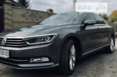 Седан Volkswagen Passat 2017 в Харкові