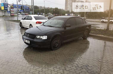 Седан Volkswagen Passat 1999 в Киеве