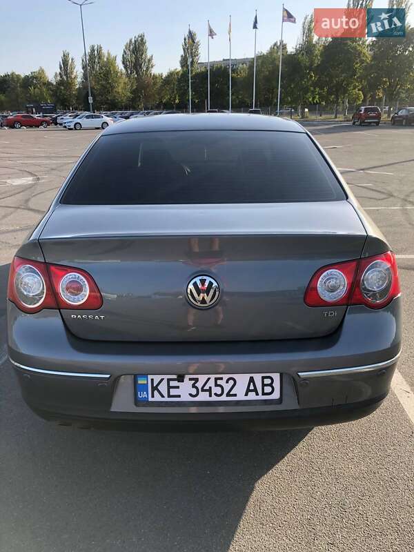 Седан Volkswagen Passat 2007 в Дніпрі