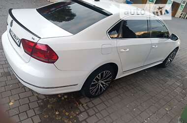 Седан Volkswagen Passat 2012 в Одесі