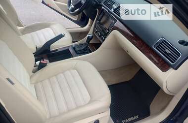 Седан Volkswagen Passat 2012 в 