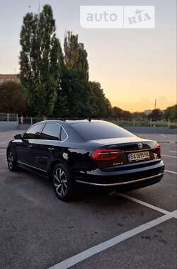 Седан Volkswagen Passat 2016 в Гатном