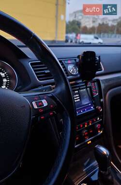 Седан Volkswagen Passat 2016 в 