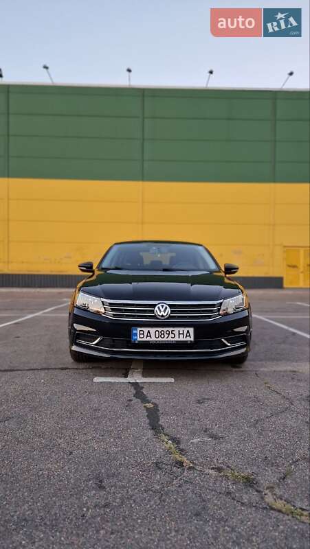 Седан Volkswagen Passat 2016 в Кропивницком