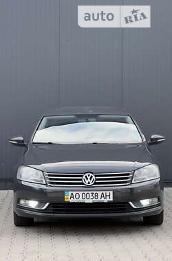 Седан Volkswagen Passat 2012 в Мукачево