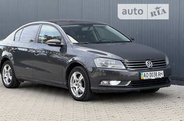 Седан Volkswagen Passat 2012 в Мукачево