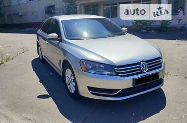 Седан Volkswagen Passat 2013 в Ладижині