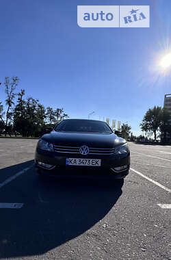 Седан Volkswagen Passat 2015 в Києві