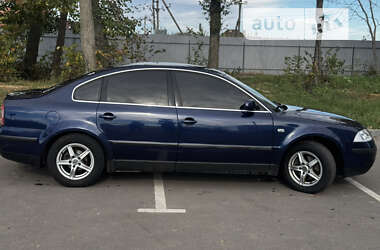 Седан Volkswagen Passat 2001 в Литине