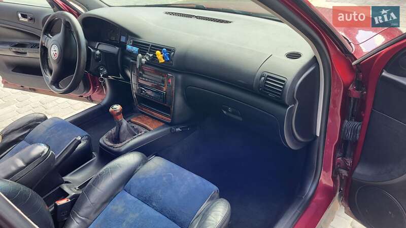 Седан Volkswagen Passat 2000 в Долині