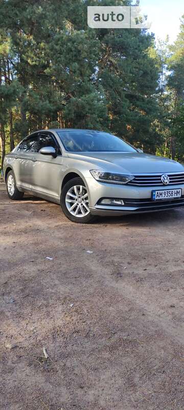 Седан Volkswagen Passat 2016 в Коростене