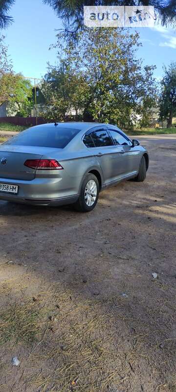 Седан Volkswagen Passat 2016 в Коростене