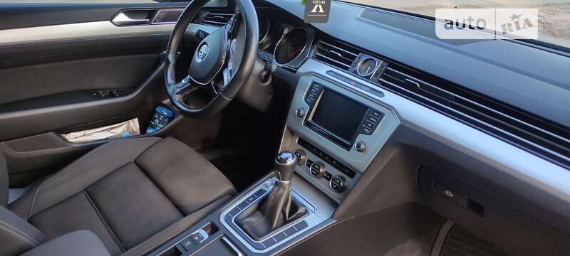 Седан Volkswagen Passat 2016 в Коростене