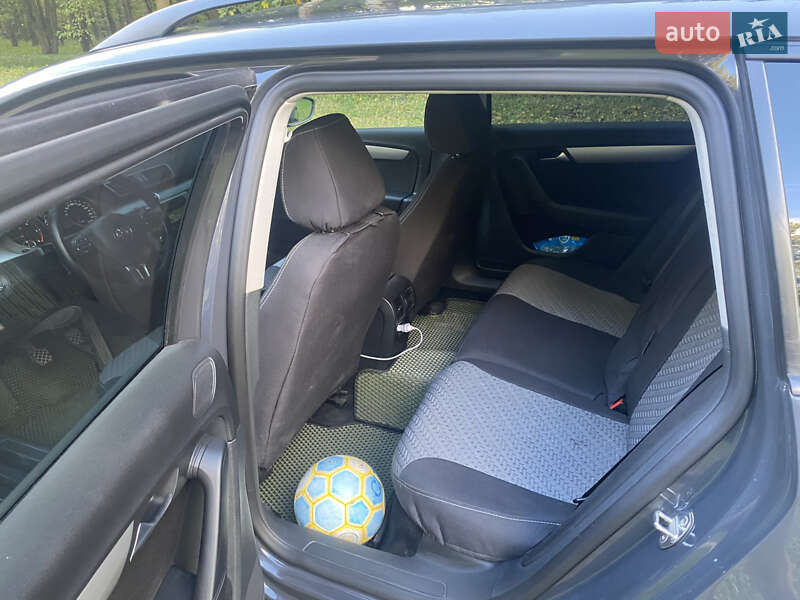 Универсал Volkswagen Passat 2014 в Волочиске